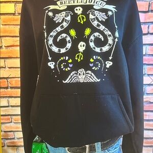 👕 Beetlejuice Snake & Skull Graphic Hoodie - Black - Large (NWOT) / L
